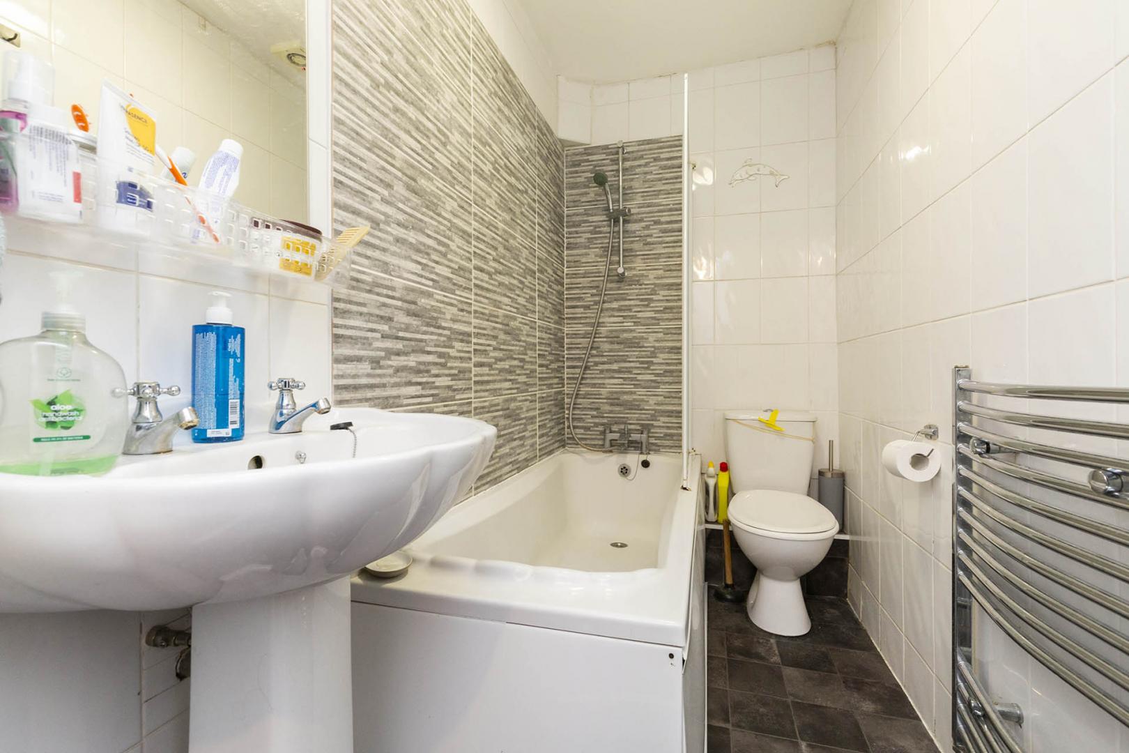 Modern Studio Christchurch Avenue, Kilburn